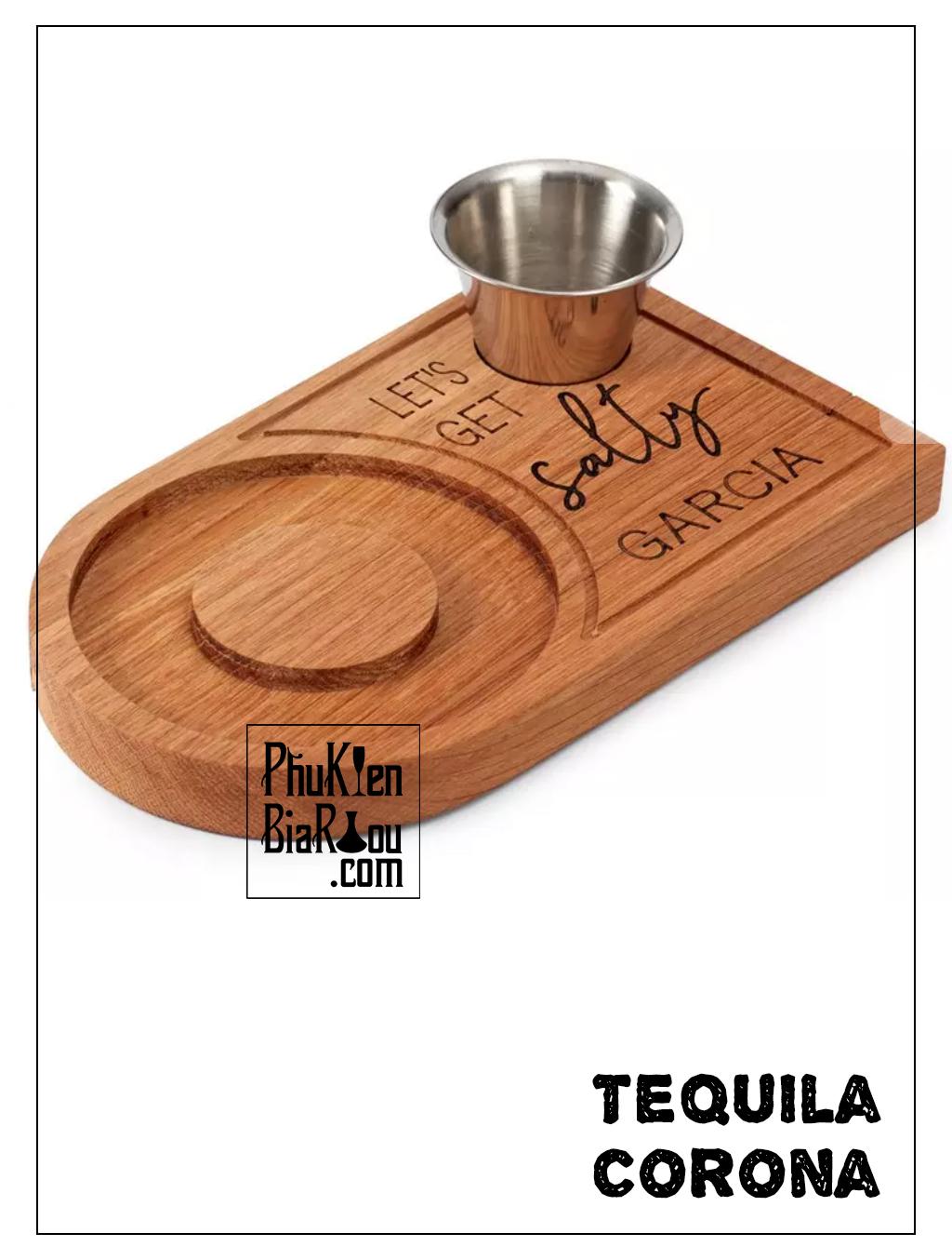 Dĩa muối và chanh để uống Tequila