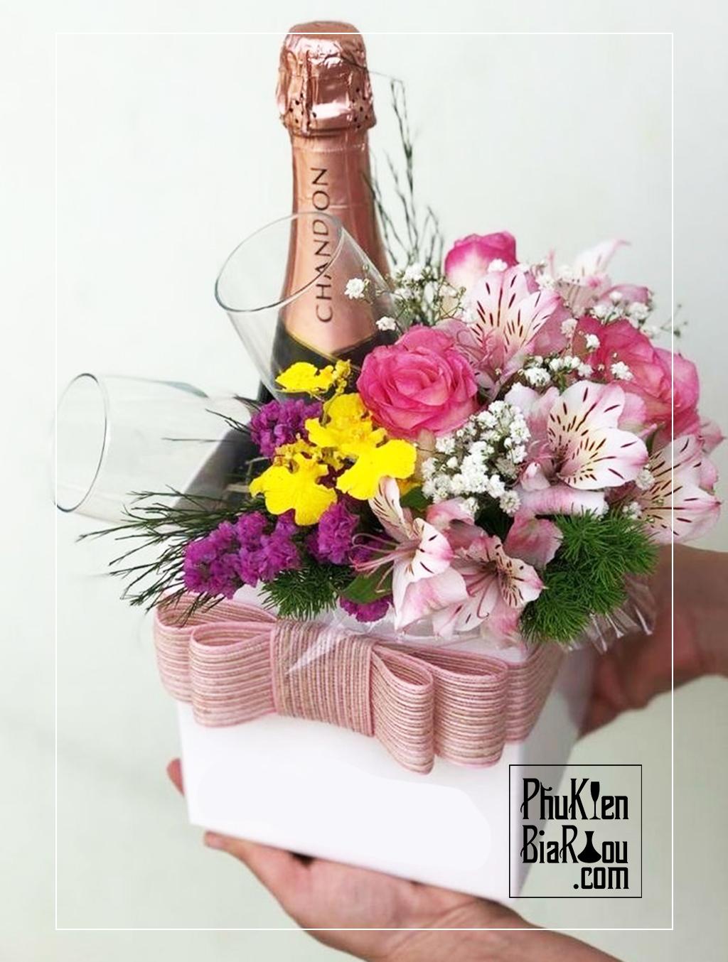 Flower Wine Gift Quà tặng rượu vang kèm hoa tươi 2