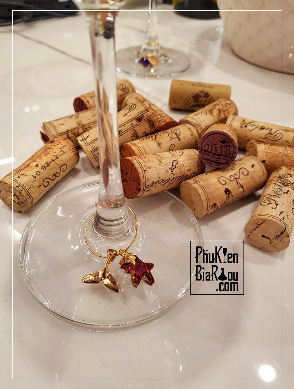 Wine Charm chủ đề đại dương