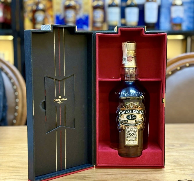 Rượu whisky Chivas 25